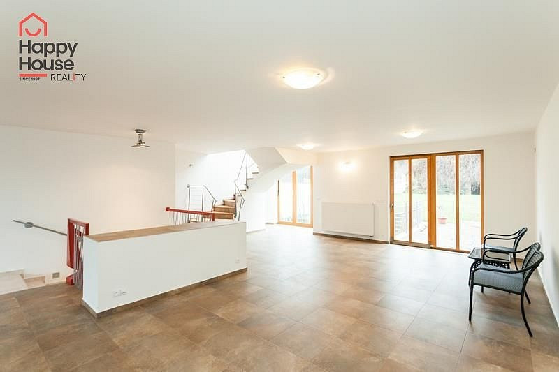 Pronájem domu 290 m² s pozemkem 550 m² — photo 3