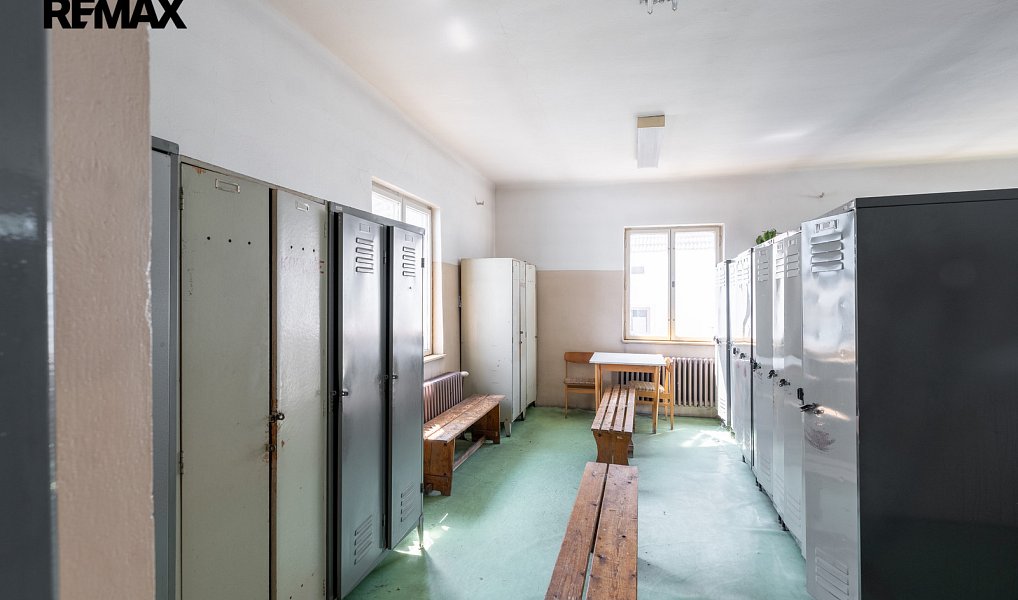 Prodej výrobních prostor 1 115 m², Nové Hrady – náhled fotky 36