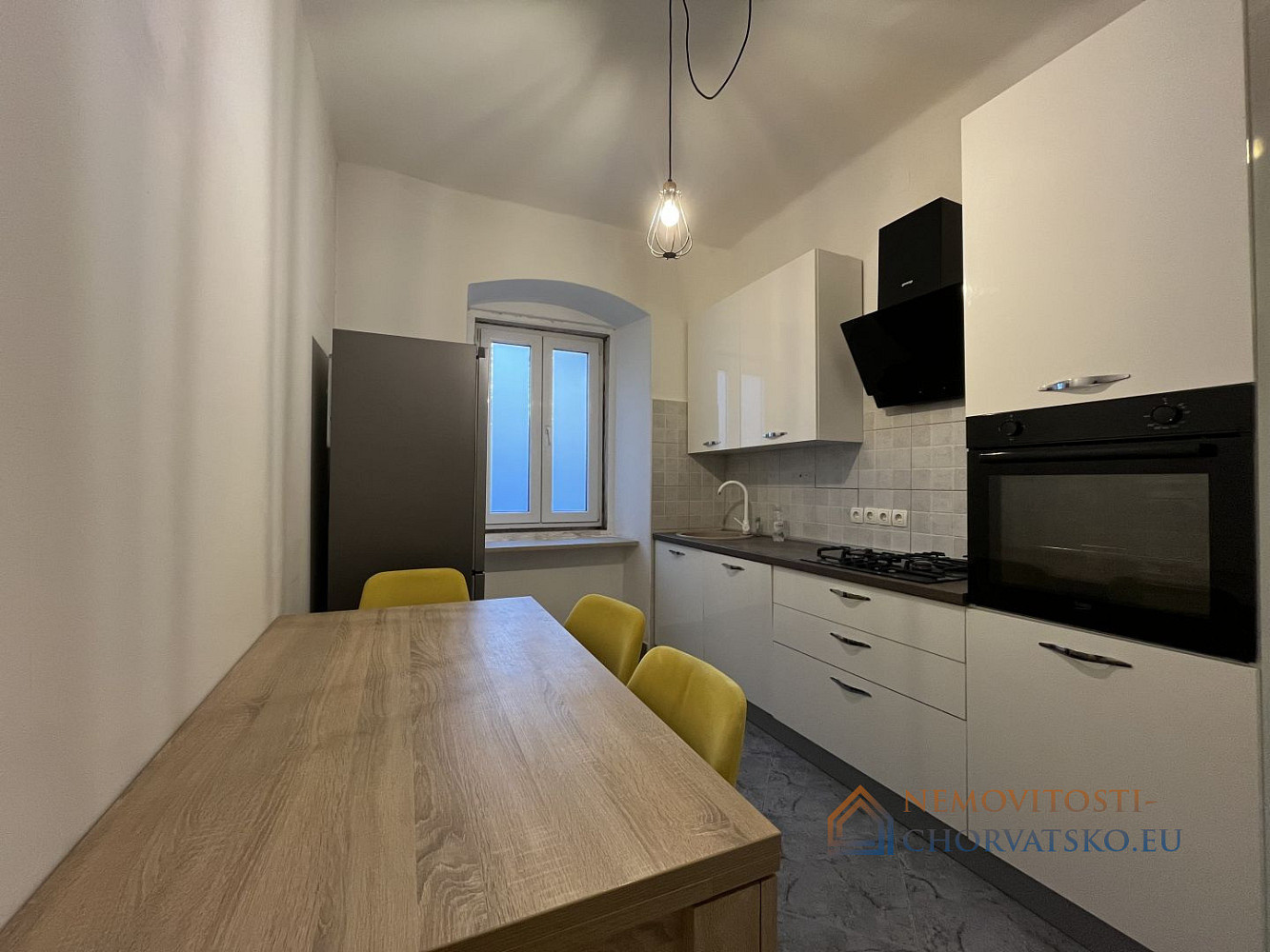 Pronájem bytu 1+kk 56 m² - Widok 2