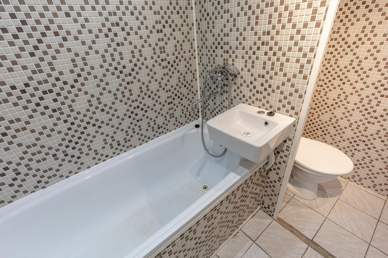 Pronájem bytu 2+kk 49 m² – fotografie 3