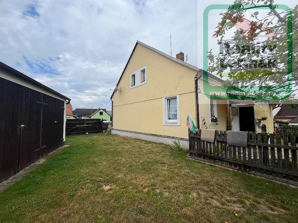 Prodej domu 240 m² s pozemkem 688 m² – fotografie 3