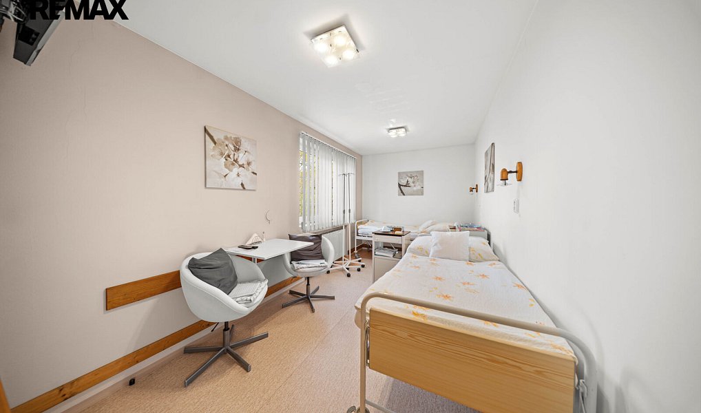 Prodej domu 361 m² s pozemkem 1 042 m², Kolín – náhled fotky 33