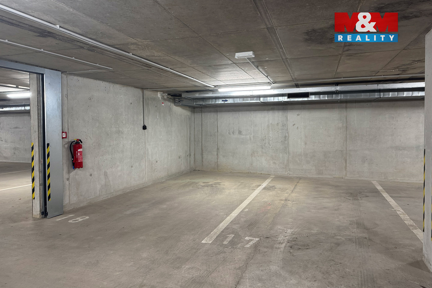 Pronájem garážového stání, 18 m2, plzeň, ul. rejskova — photo 2