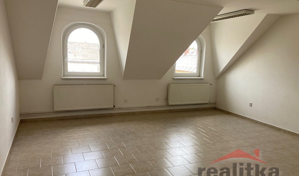 Prodej obchodních prostor 525 m², Opava – náhled fotky 2