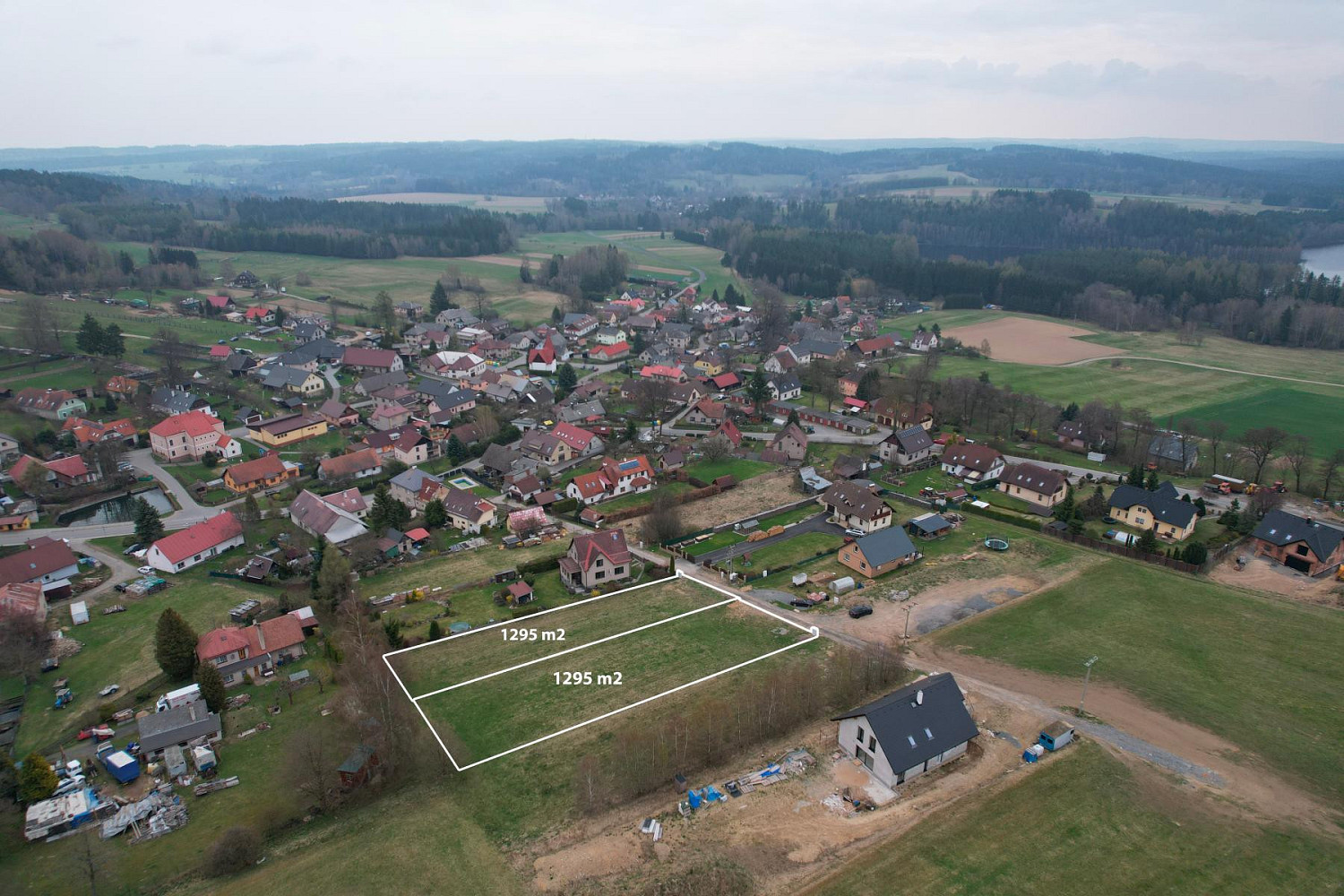 Prodej stavebního pozemku 1 295 m² – fotografie 3