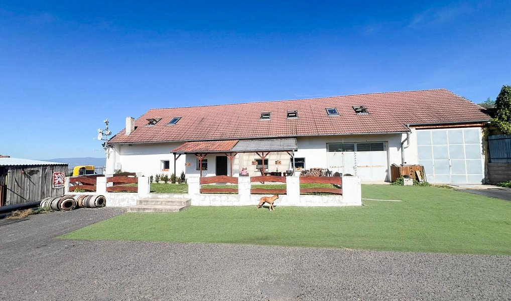 Prodej domu 244 m² s pozemkem 1 483 m², Hrobčice – náhled fotky 2
