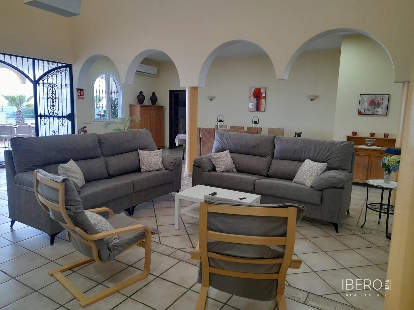 Prodej domu 454 m² s pozemkem 40 000 m² — photo 2