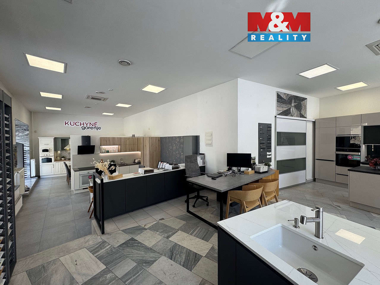 Pronájem obchodních prostor 108 m²