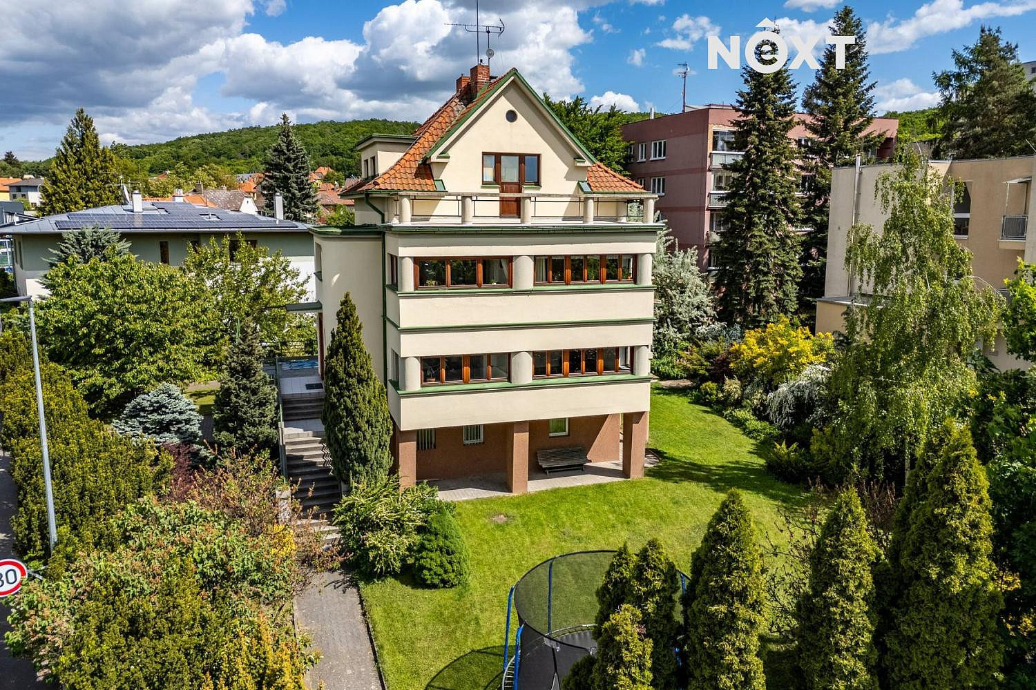 Prodej domu 300 m² s pozemkem 1 330 m² — photo 2