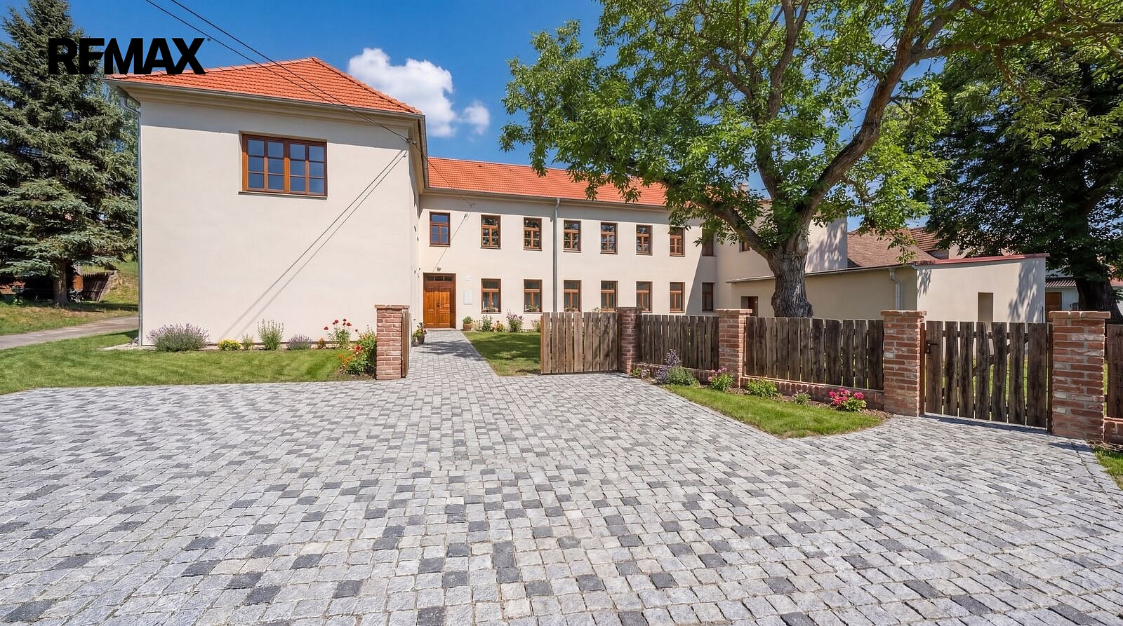 Prodej domu 407 m² s pozemkem 757 m² – fotografie 4