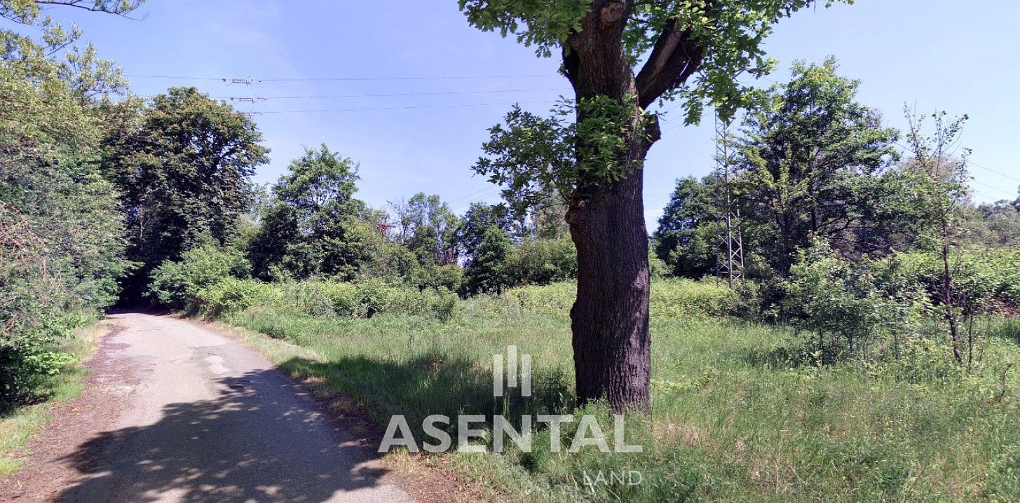 Prodej komerčního pozemku 114 814 m²