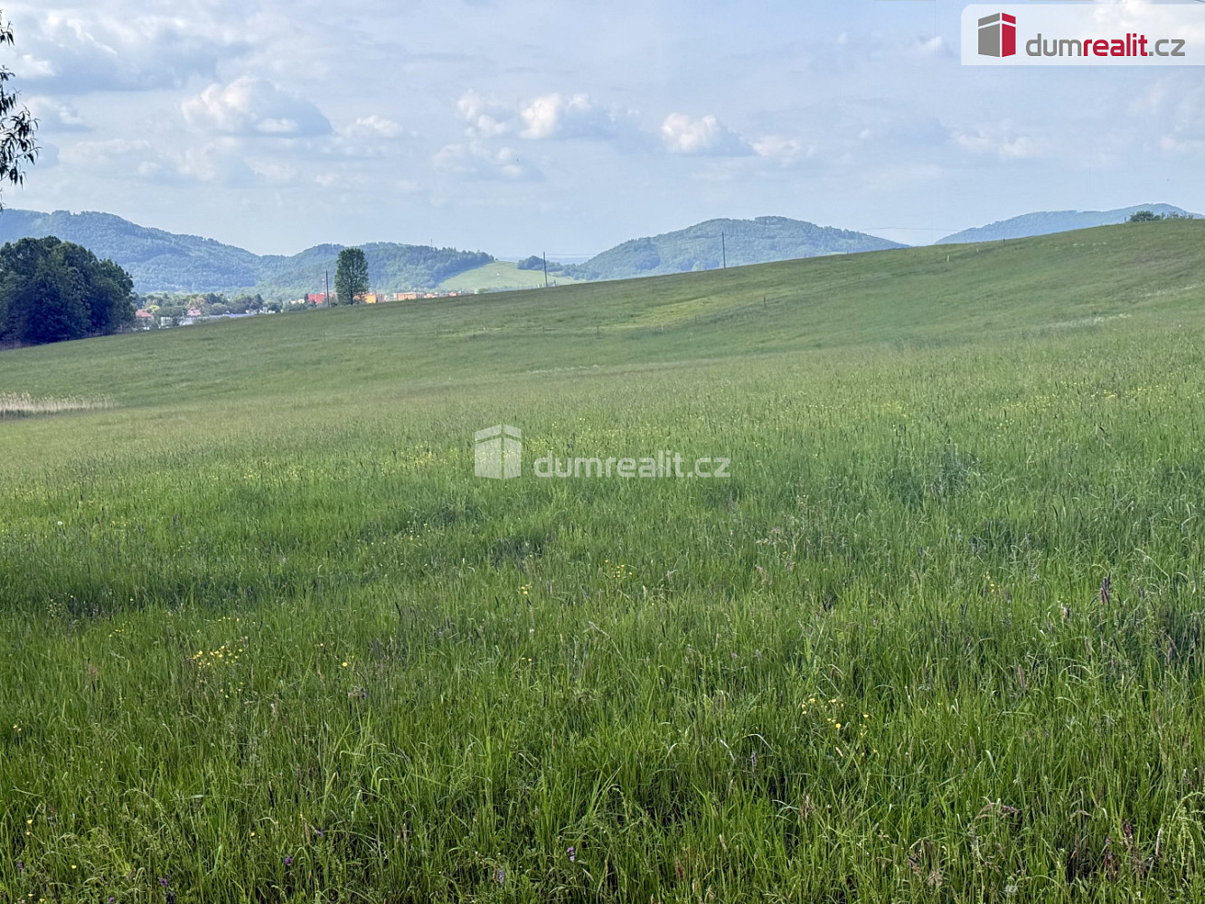 Prodej stavebního pozemku 1 800 m²