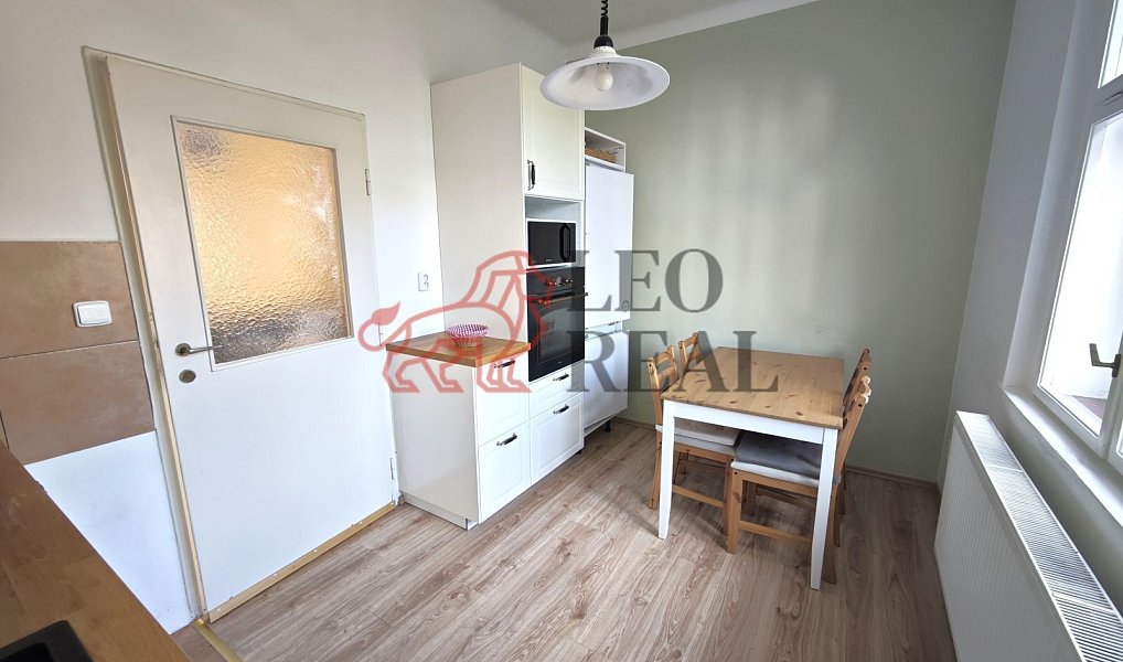Pronájem bytu 3+1 78 m², Praha – náhled fotky 2