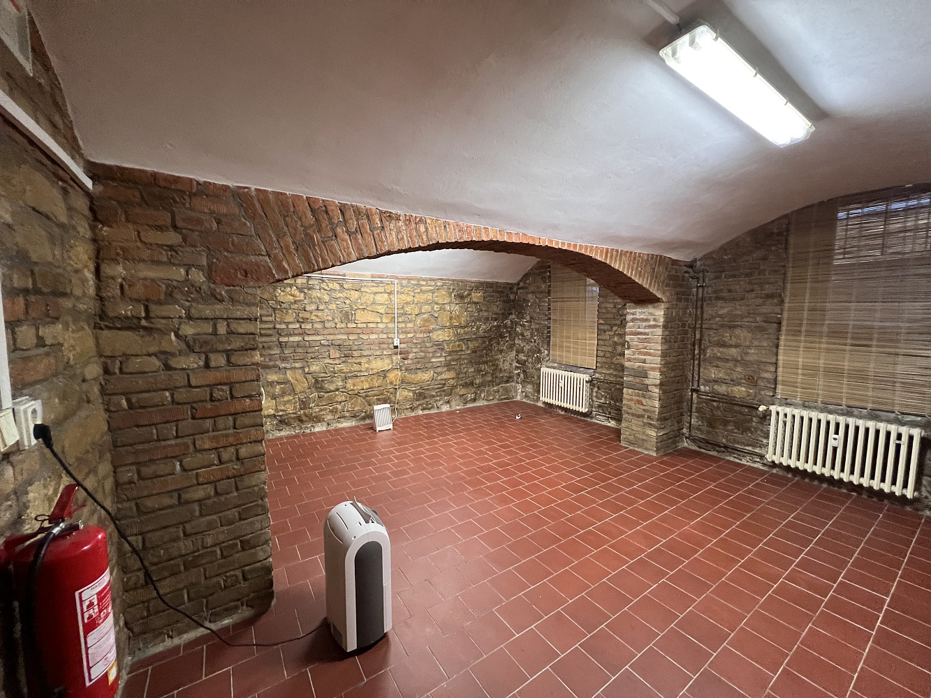 Pronájem komerčního objektu (jiného typu) 33 m² — photo 5