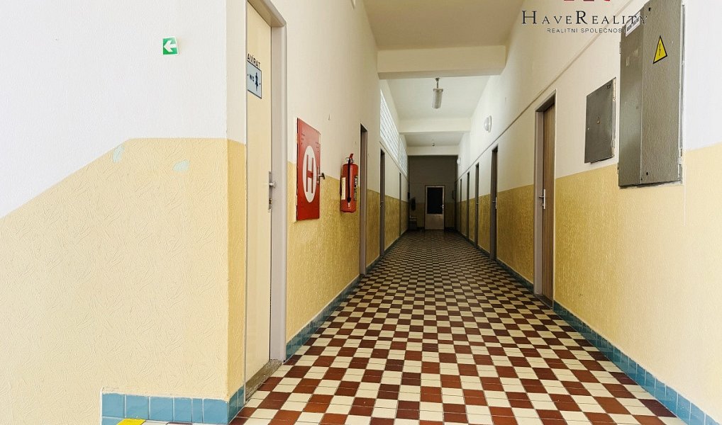 Pronájem kanceláře 37 m², Benešov – náhled fotky 6