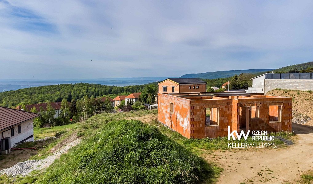 Prodej stavebního pozemku 1 731 m², Meziboří – náhled fotky 8