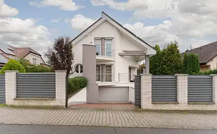 Prodej domu 270 m² s pozemkem 679 m², Ve Strnadovně, Kladno - Rozdělov