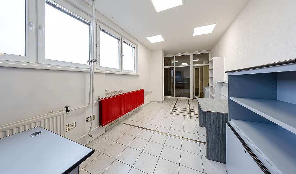 Pronájem obchodních prostor 534 m², Uherské Hradiště – náhled fotky 2