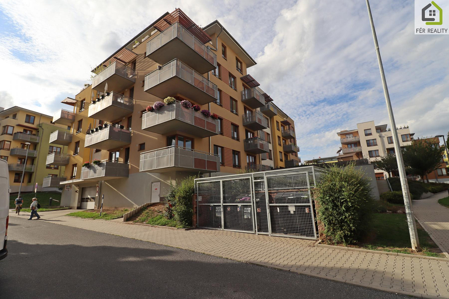 Prodej bytu 1+kk 66 m²
