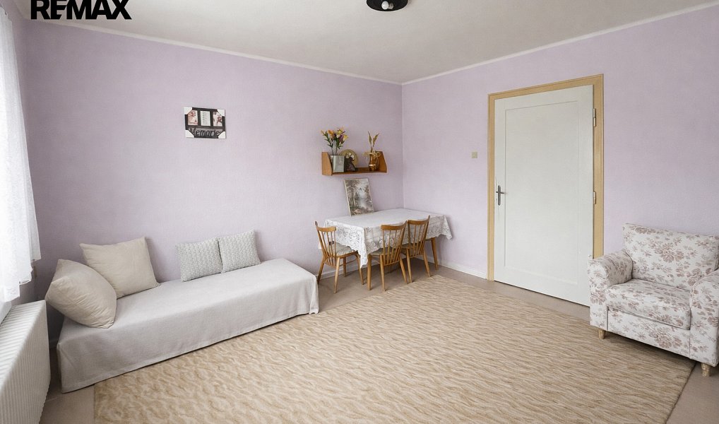 Prodej domu 160 m² s pozemkem 286 m², Hrob – náhled fotky 14