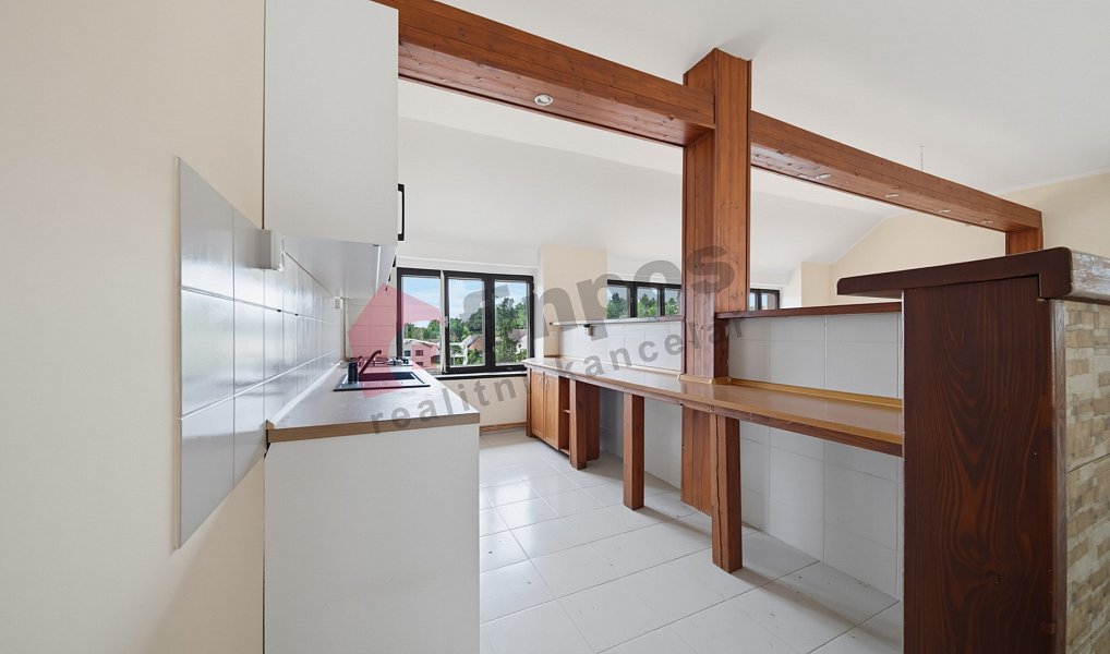 Pronájem bytu 6+kk 180 m², Divišov – náhled fotky 2