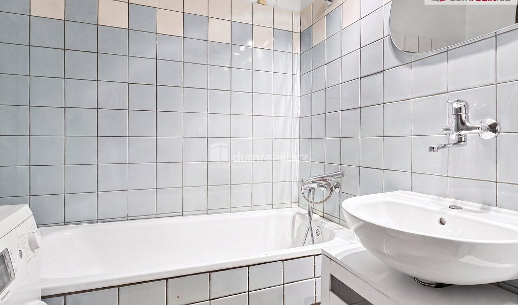 Prodej bytu 2+1 71 m², Ostrov – náhled fotky 4