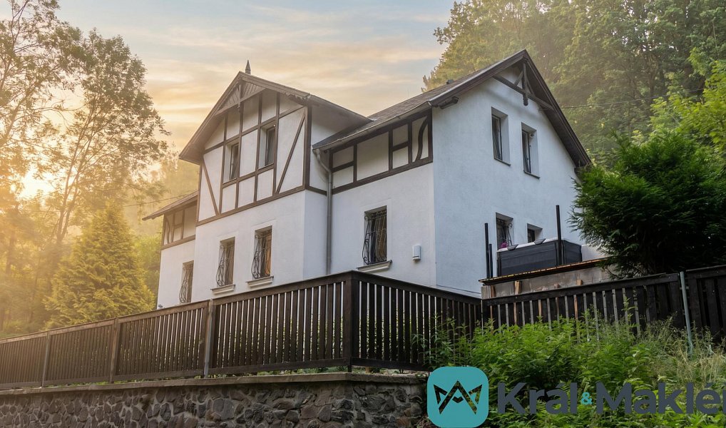 Prodej domu 266 m² s pozemkem 1 373 m², Chuderov – fotka 1 z 31