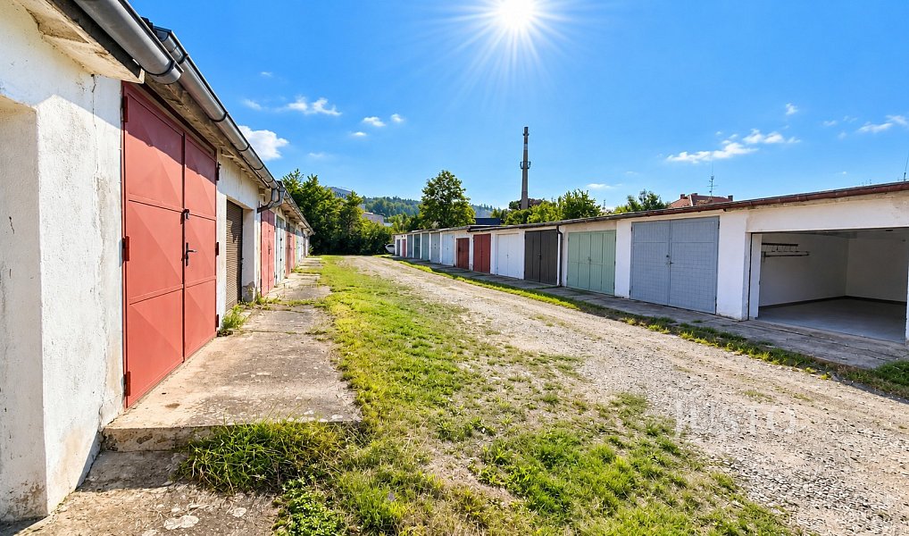 Pronájem garáže 18 m2, Písek - Vrcovická, Písek – fotka 1 z 9
