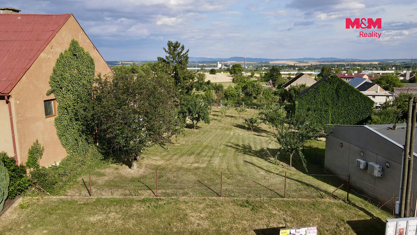Prodej stavebního pozemku 590 m² — photo 2
