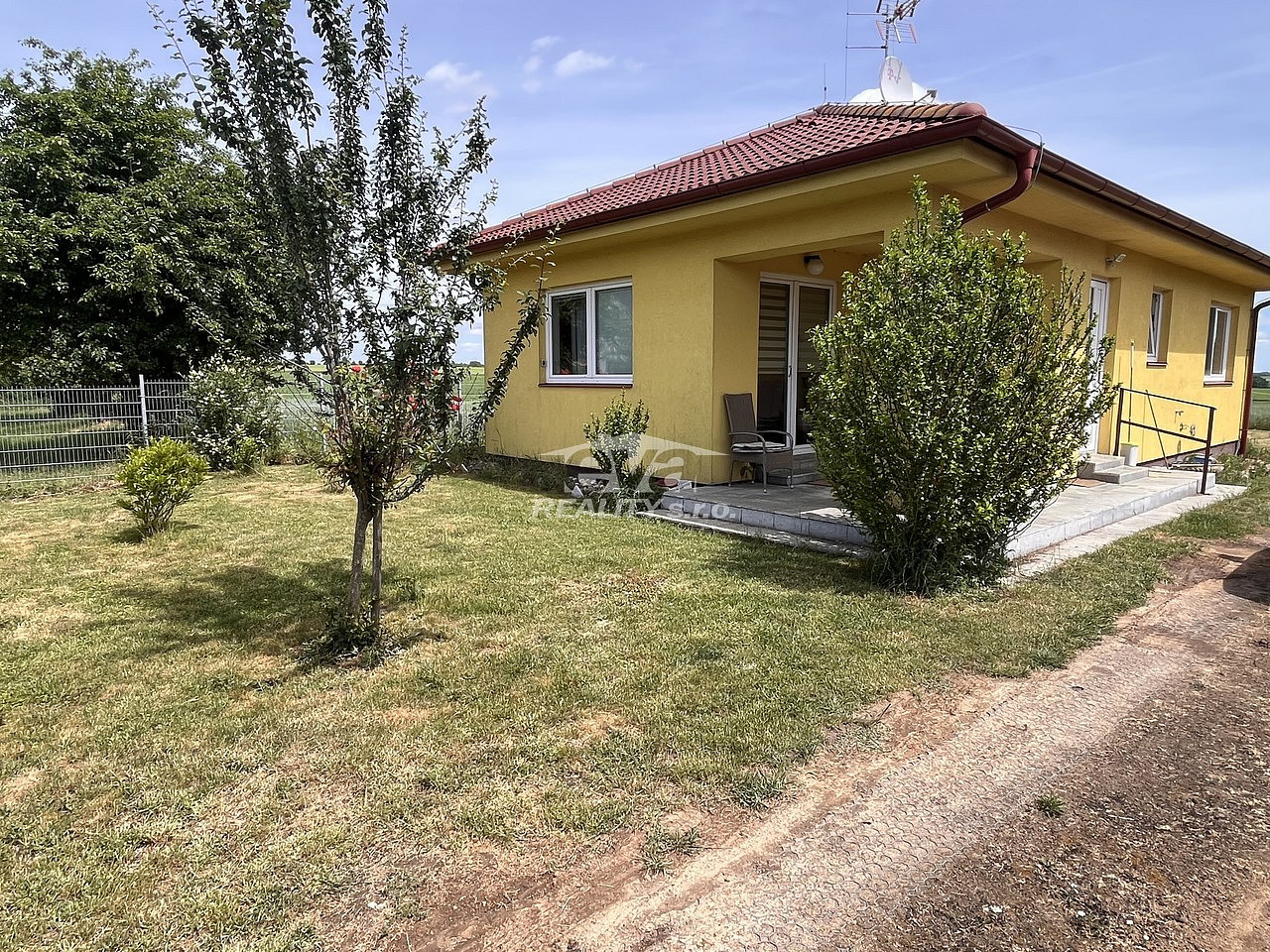 Prodej domu 62 m² s pozemkem 762 m² – fotografie 2