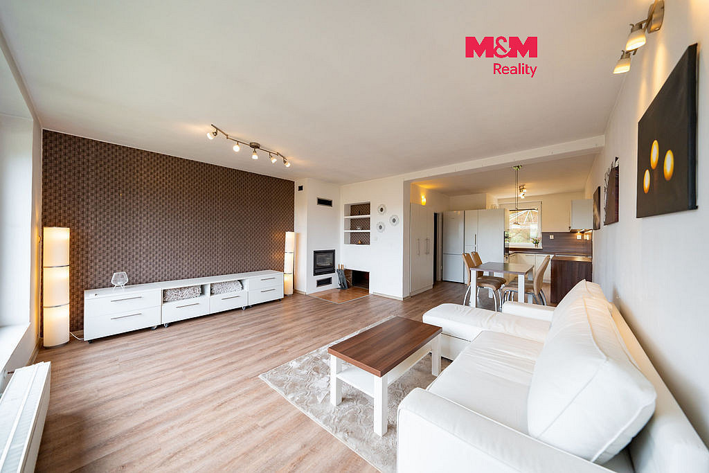 Prodej domu 250 m² s pozemkem 817 m²
