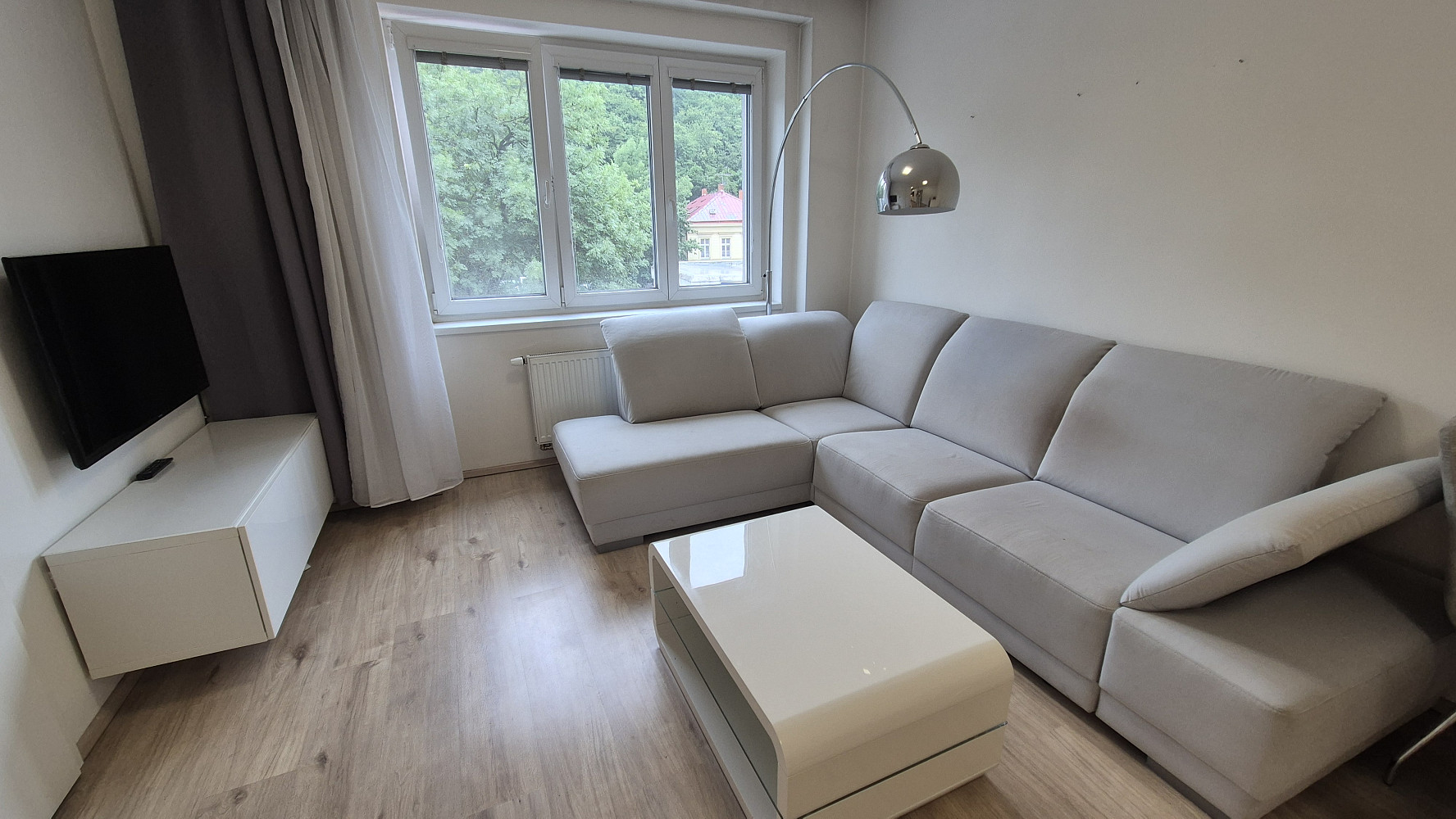 Pronájem bytu 2+kk 48 m² — photo 2
