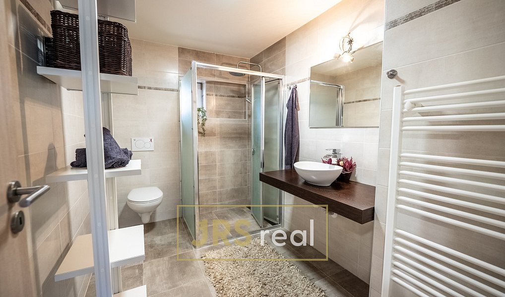 Prodej domu 105 m² s pozemkem 143 m², Šaratice – náhled fotky 5