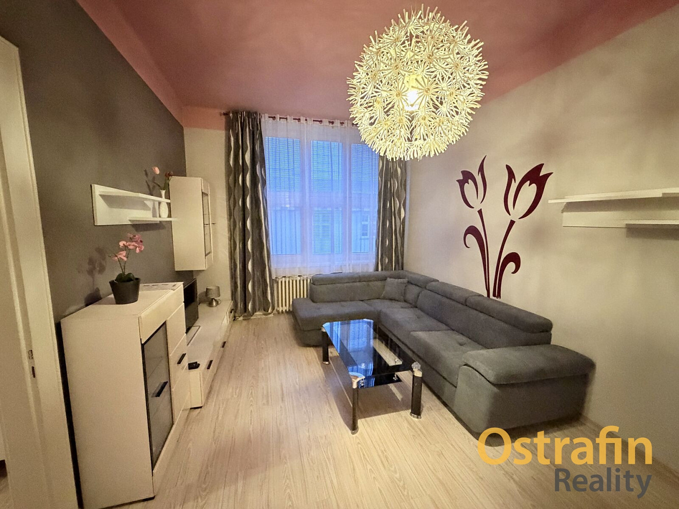 Pronájem bytu 2+1 87 m² – fotografie 2
