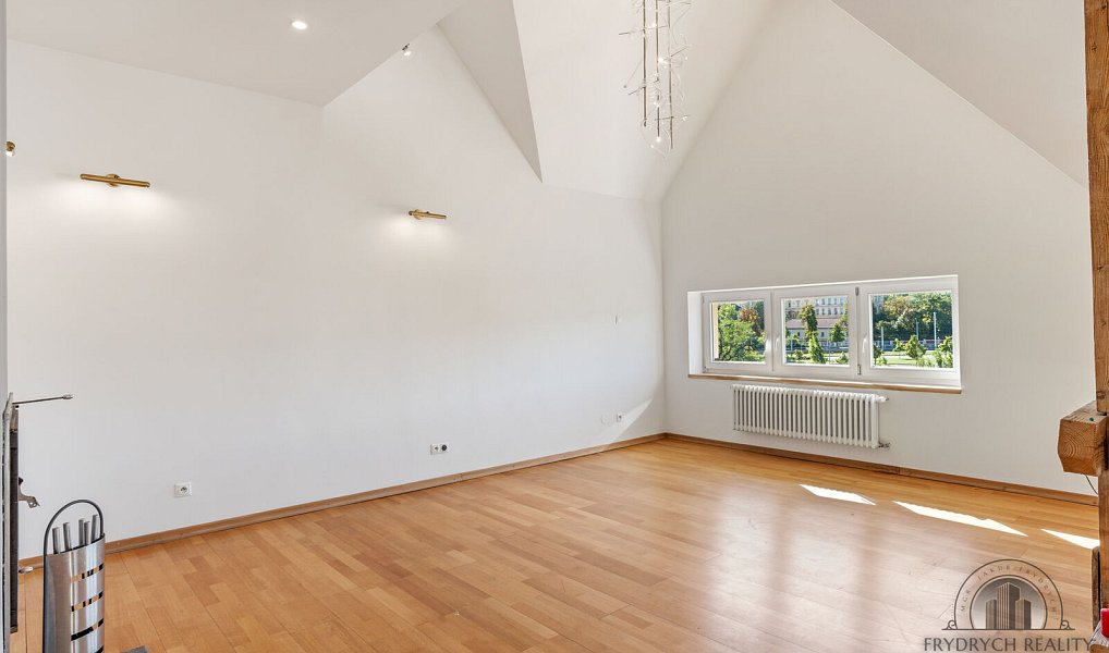 Pronájem bytu 5+1 160 m², Praha – náhled fotky 36