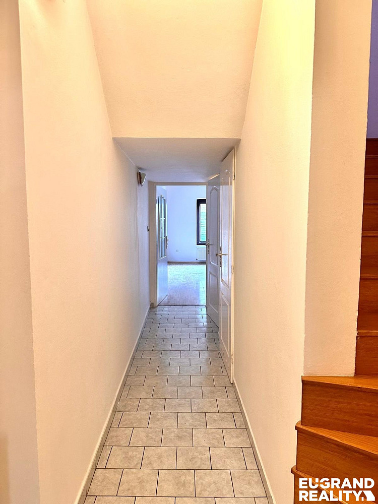 Prodej domu 162 m² s pozemkem 528 m² – fotografie 2