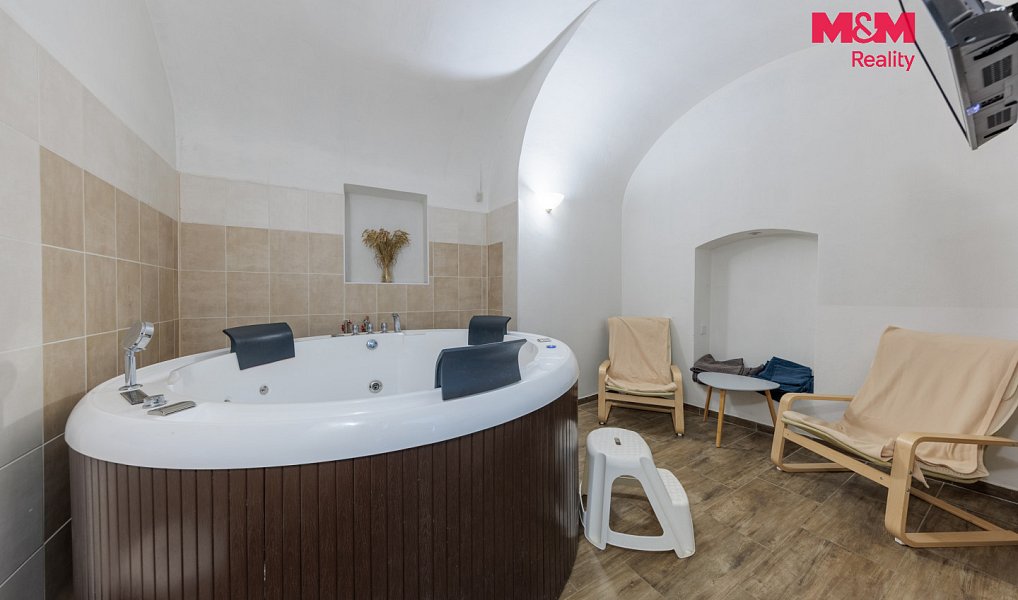 Prodej nájemního domu, činžáku 327 m², Hroznětín – náhled fotky 4