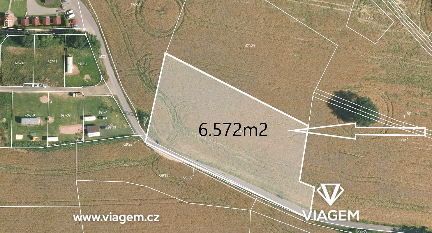 Prodej pole 1 643 m²