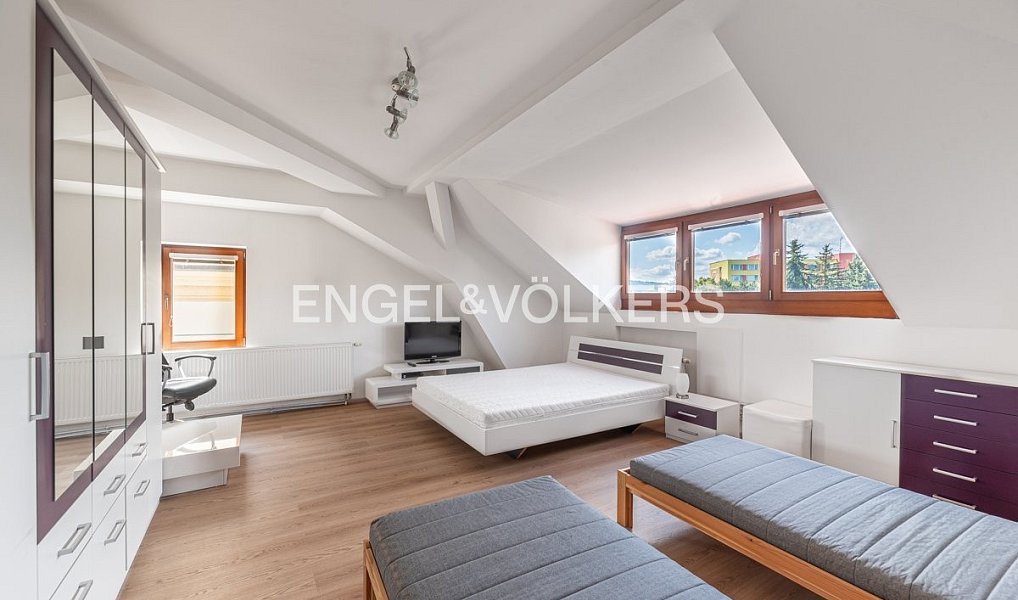 Prodej výrobních prostor 873 m², Mladá Boleslav – náhled fotky 12