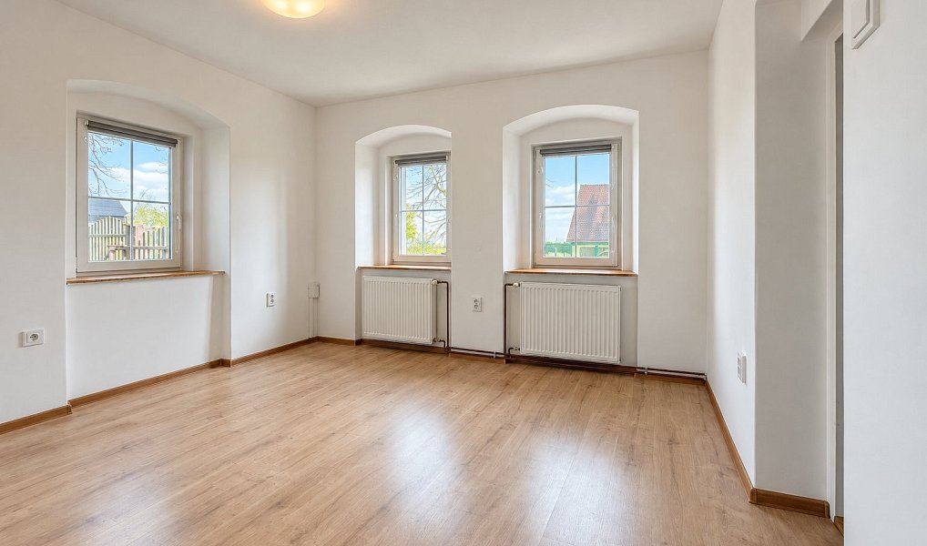 Prodej domu 295 m² s pozemkem 1 331 m², Hora Svatého Šebestiána – náhled fotky 9