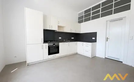 Pronájem bytu 3+1 129 m², Dukelská třída, Hradec Králové - Pražské Předměstí