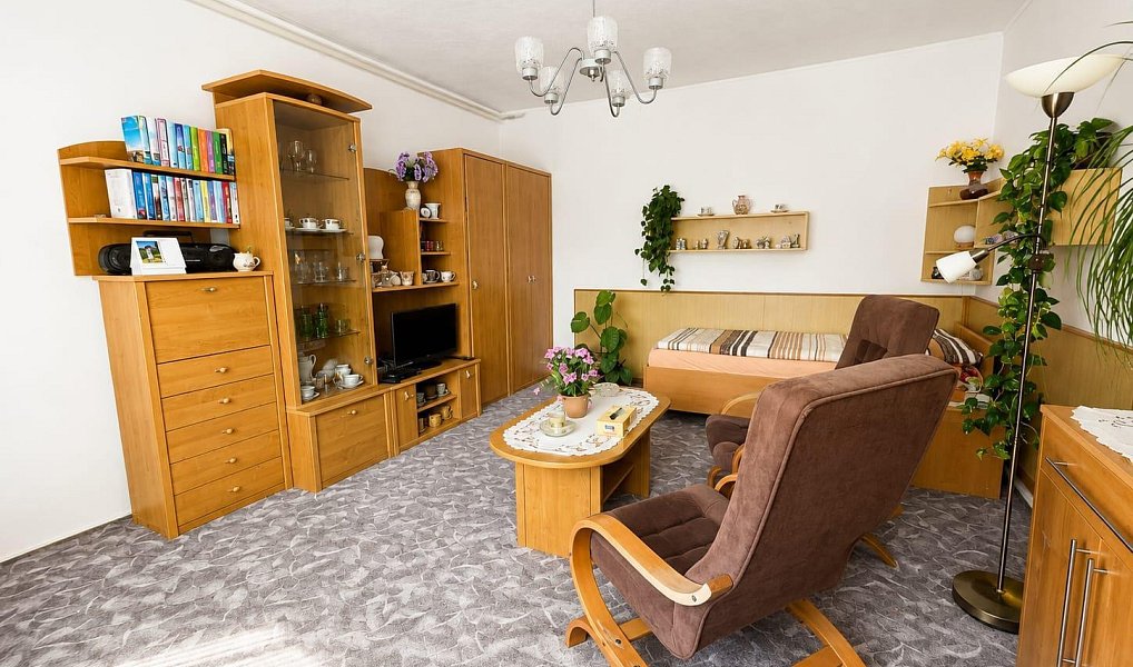 Prodej domu 230 m² s pozemkem 2 295 m², Moravské Budějovice – náhled fotky 12