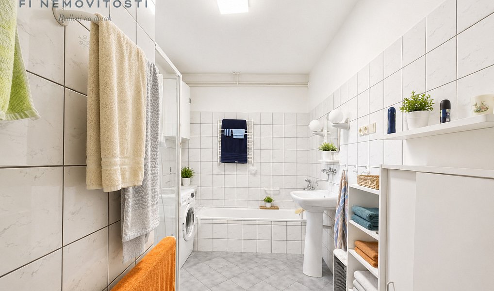 Prodej domu 211 m² s pozemkem 1 129 m², Železnice – náhled fotky 9