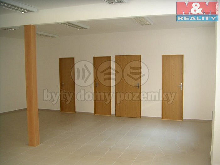 Pronájem obchodních prostor 75 m² — photo 3