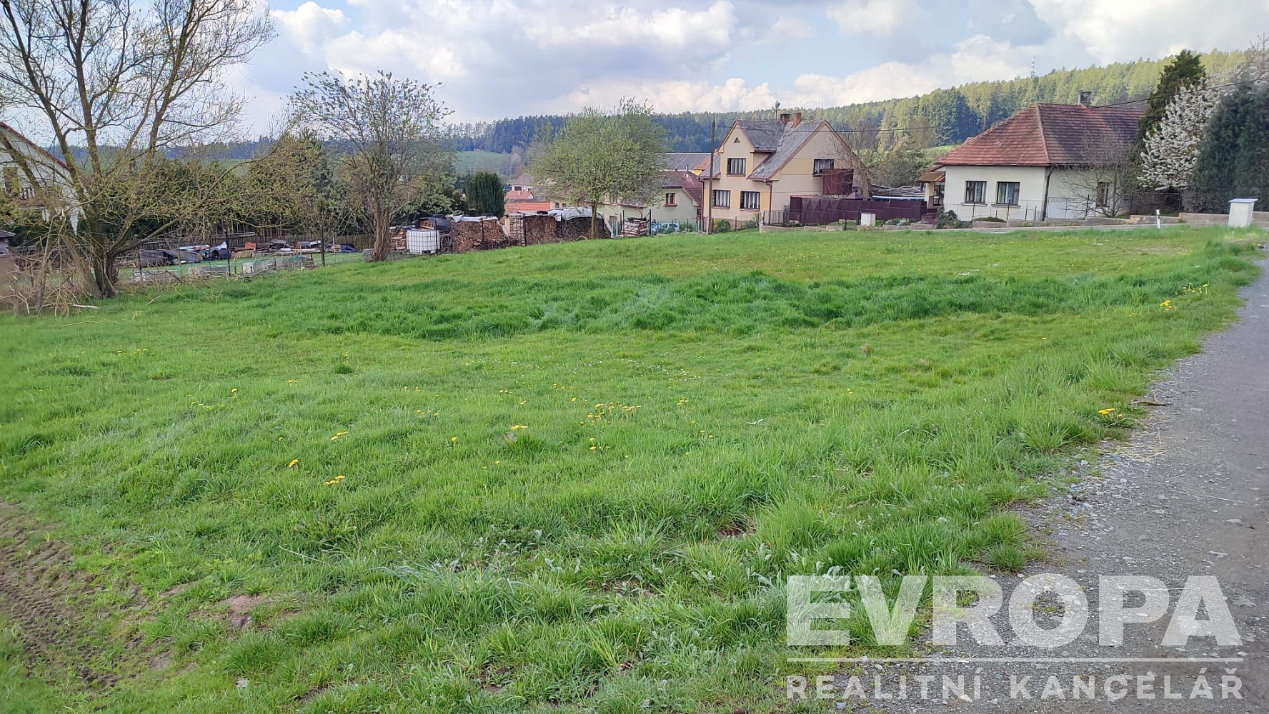 Prodej stavebního pozemku 1 140 m² – fotografie 5