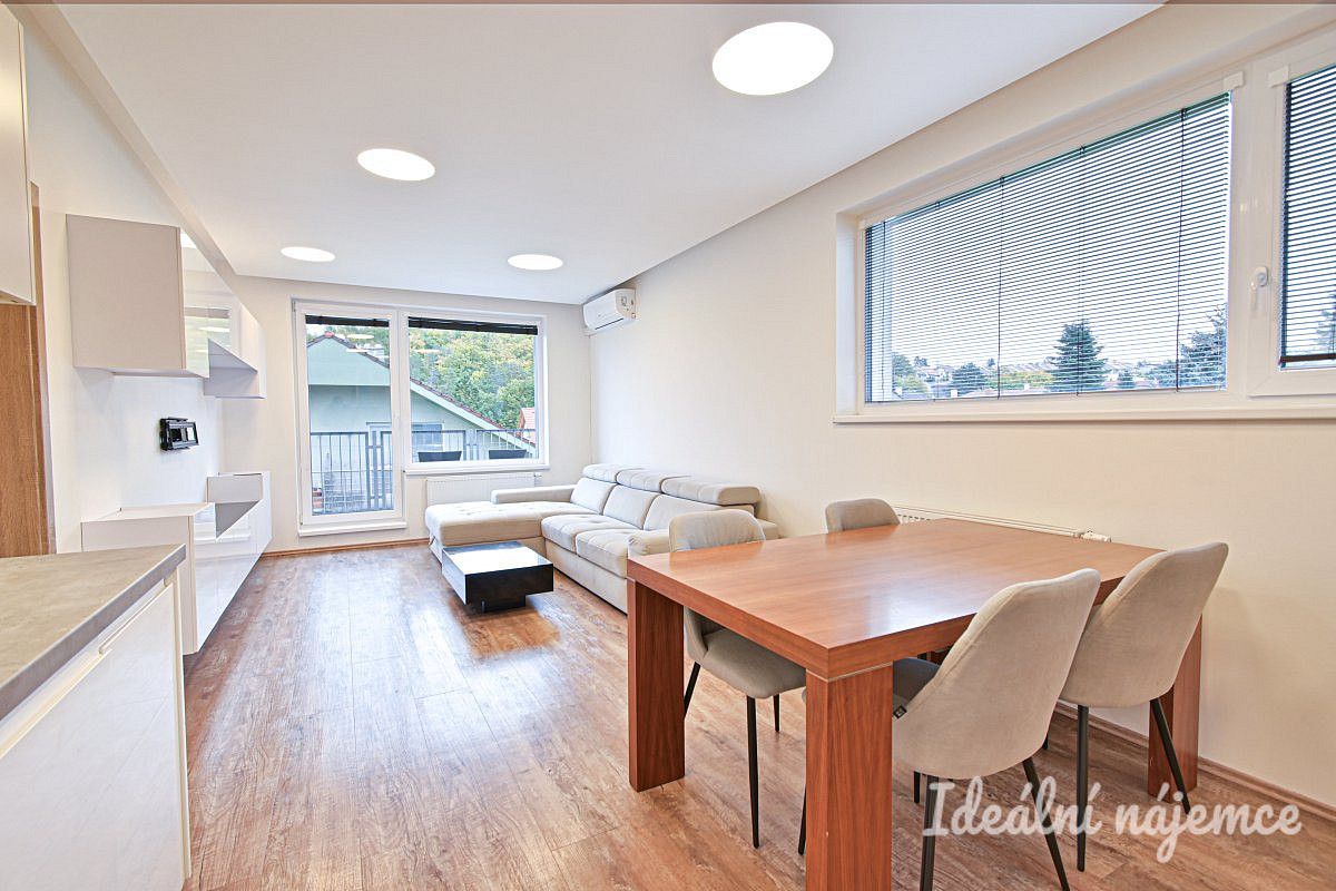 Pronájem bytu 3+kk 72 m²