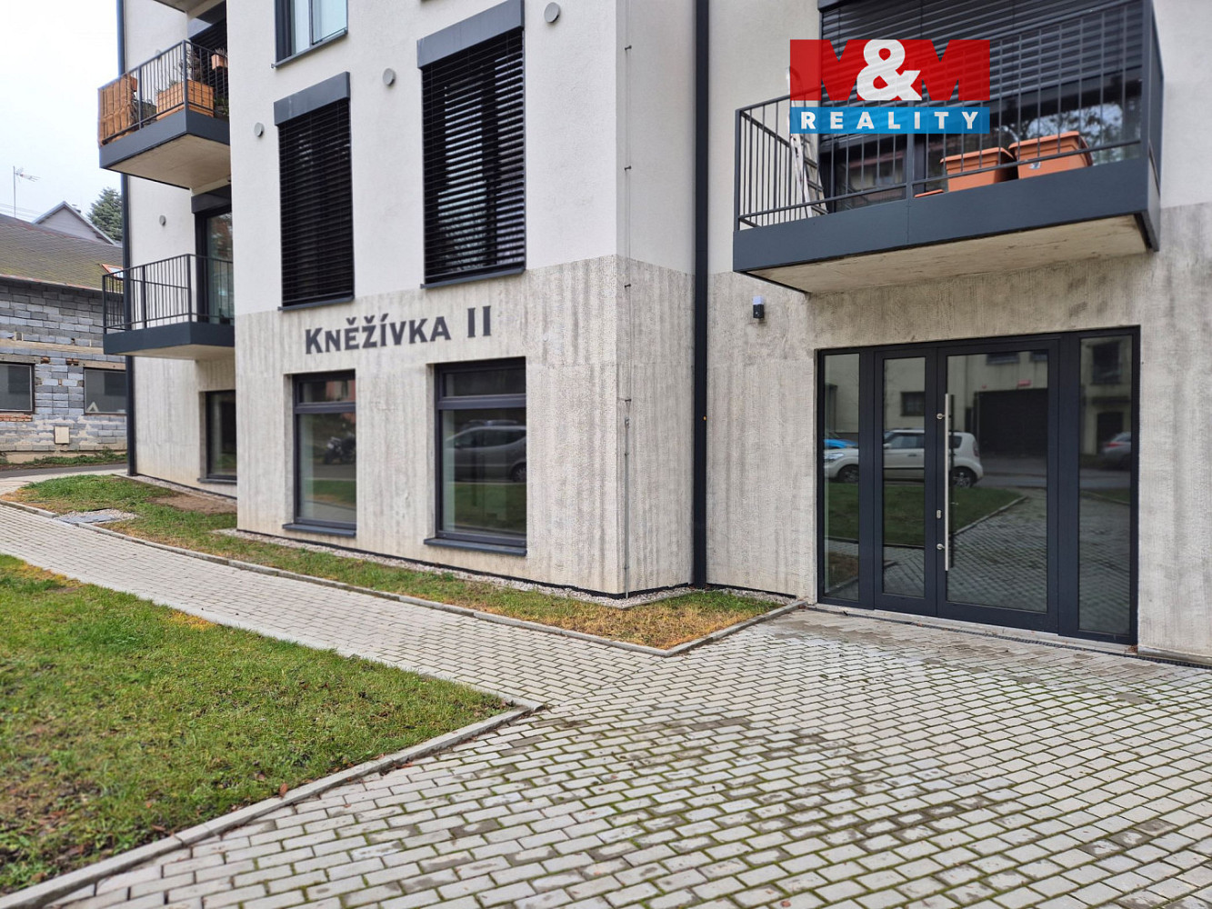 Pronájem obchodních prostor 128 m²