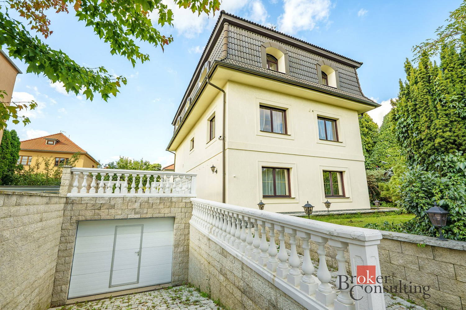 Prodej domu 287 m² s pozemkem 654 m² — photo 2