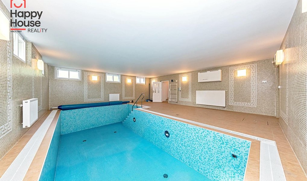 Pronájem domu 827 m² s pozemkem 8 770 m², Praha – náhled fotky 2