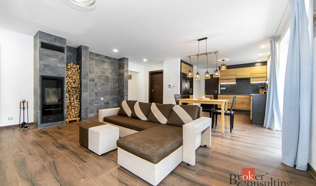 Prodej domu 196 m² s pozemkem 876 m², Loket – náhled fotky 10